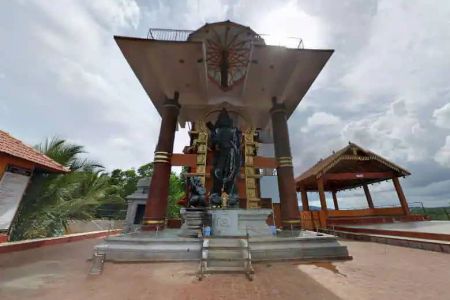 Shree Panchamukhi Anjaneya Kshethra - Tempo Traveller Mangalore